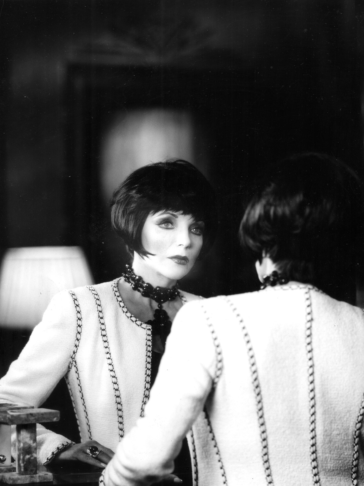 Joan Collins - Mirror